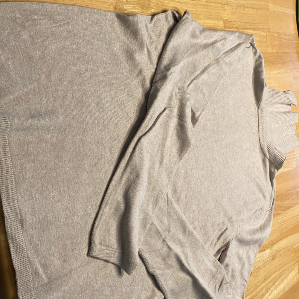 Chico’s turtleneck sweater size one color is tan